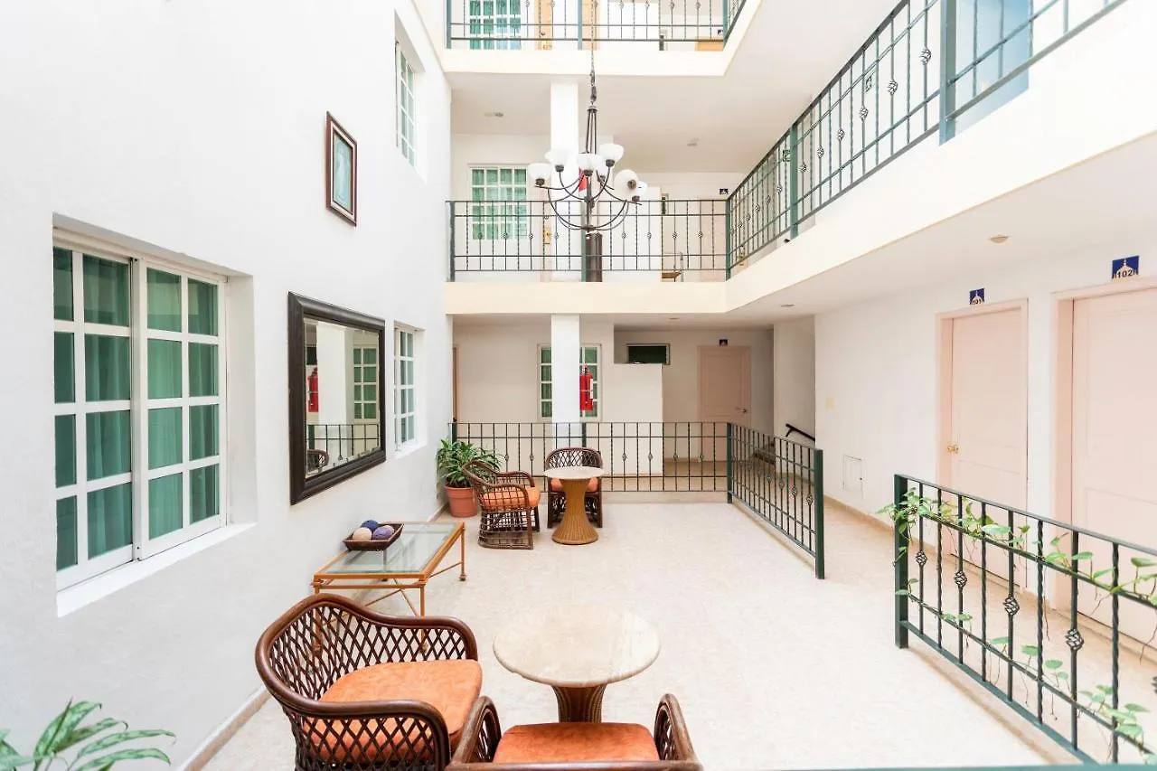 צ'טומאל Hotel Gandhi