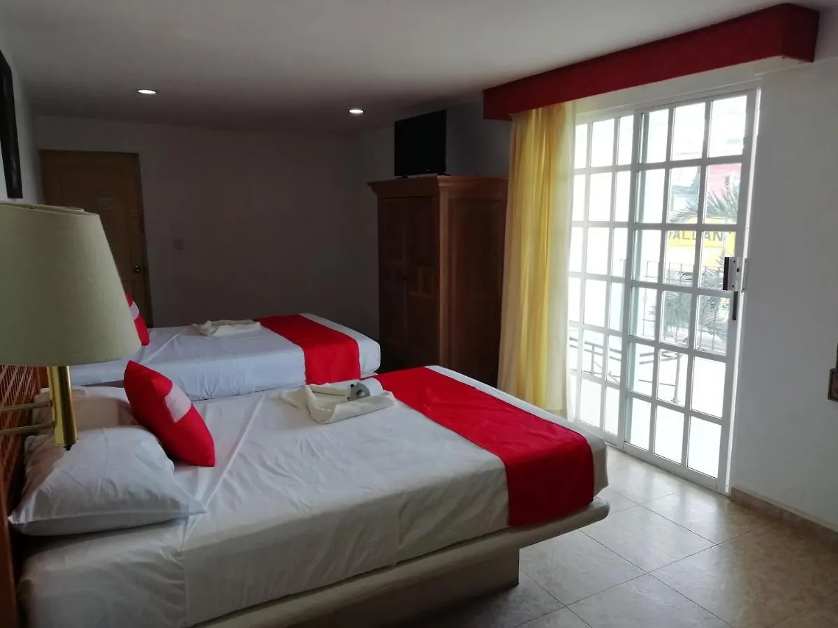 צ'טומאל Hotel Gandhi