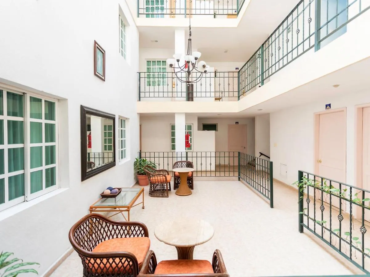 צ'טומאל Hotel Gandhi